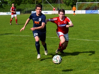 Florian Weber (links) erzielte die frühe Führung gegen Arnschwang. Foto: Schreiner